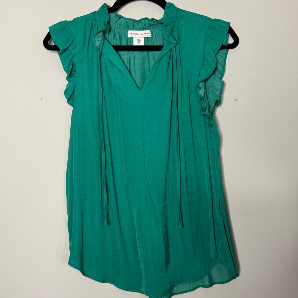 Cupcakes and Cashmere Green Ruffle Sleeveless Blouse - Size Small